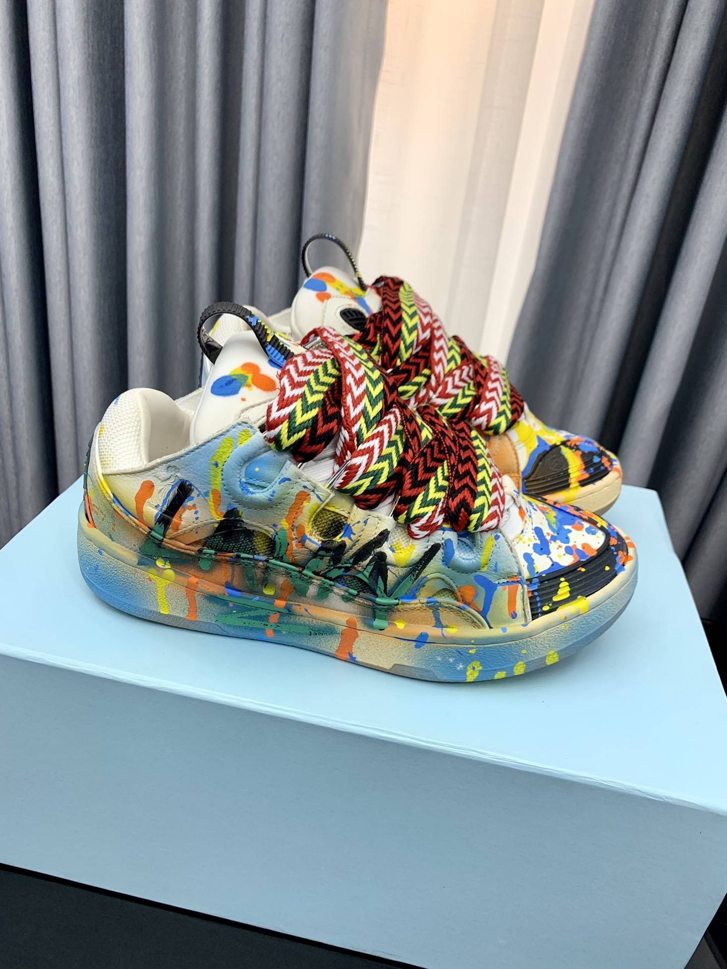LA*N Sneaker