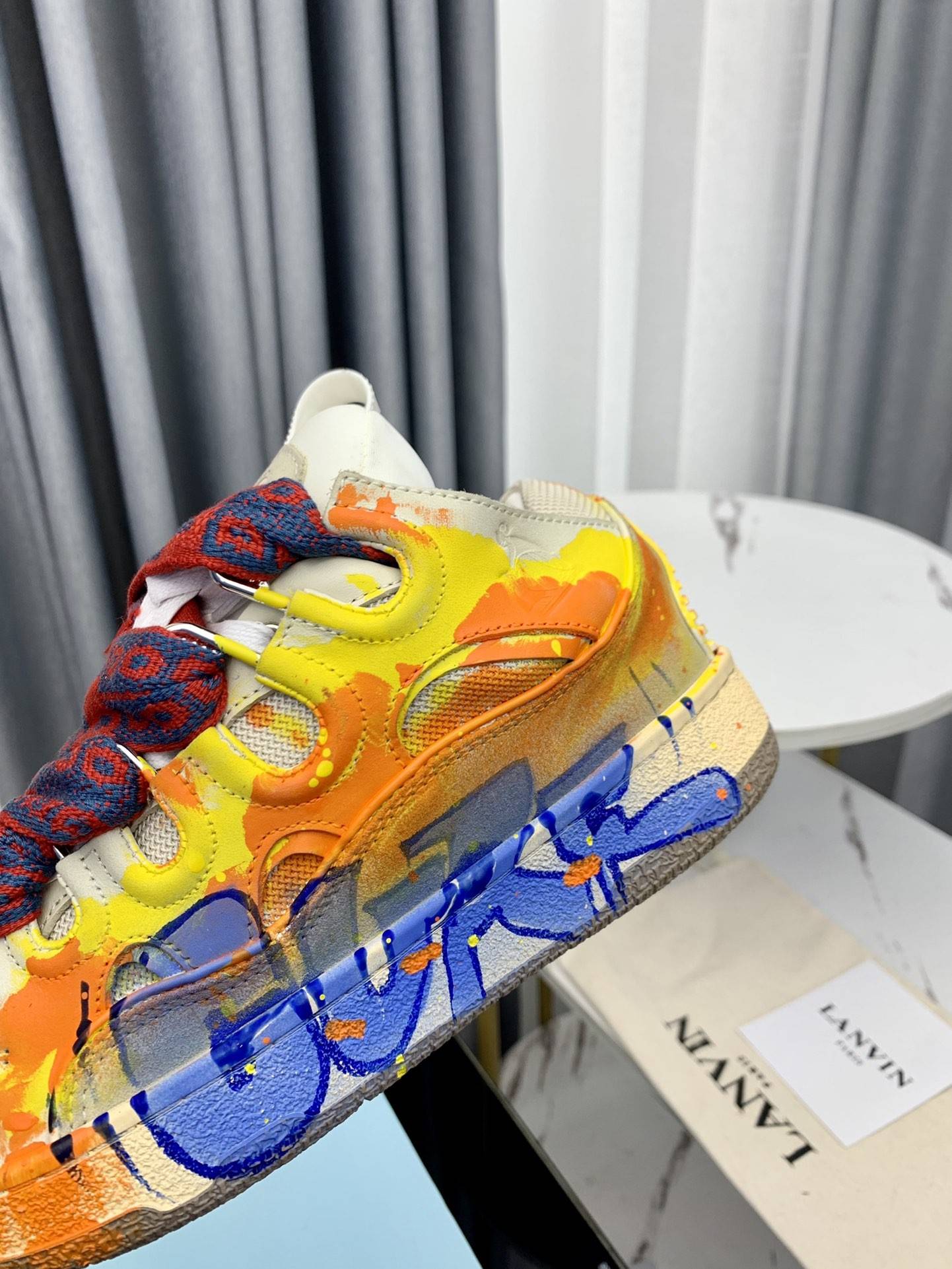 LA*N Sneaker