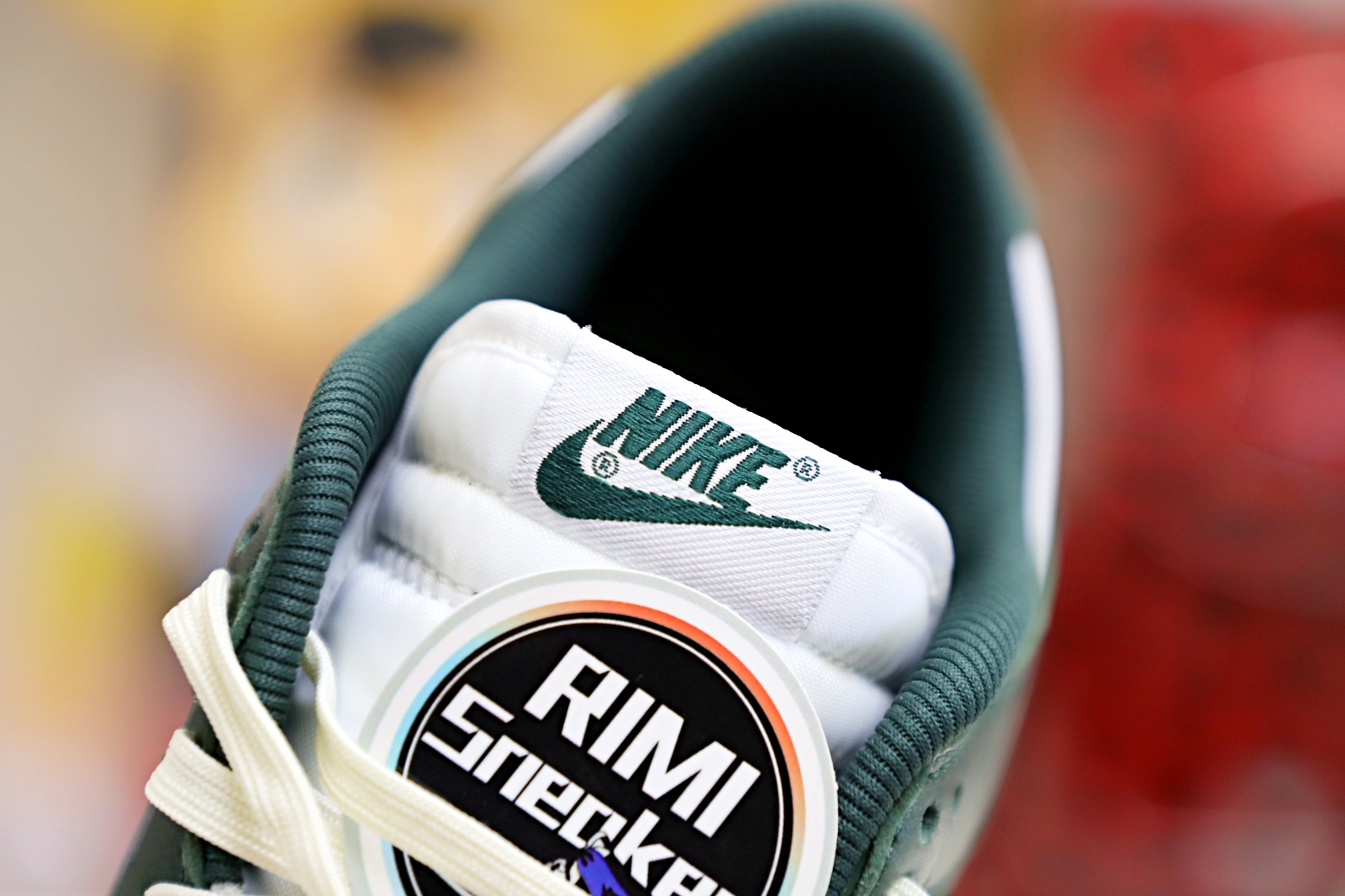 NIKE WMNS DUNK LOW