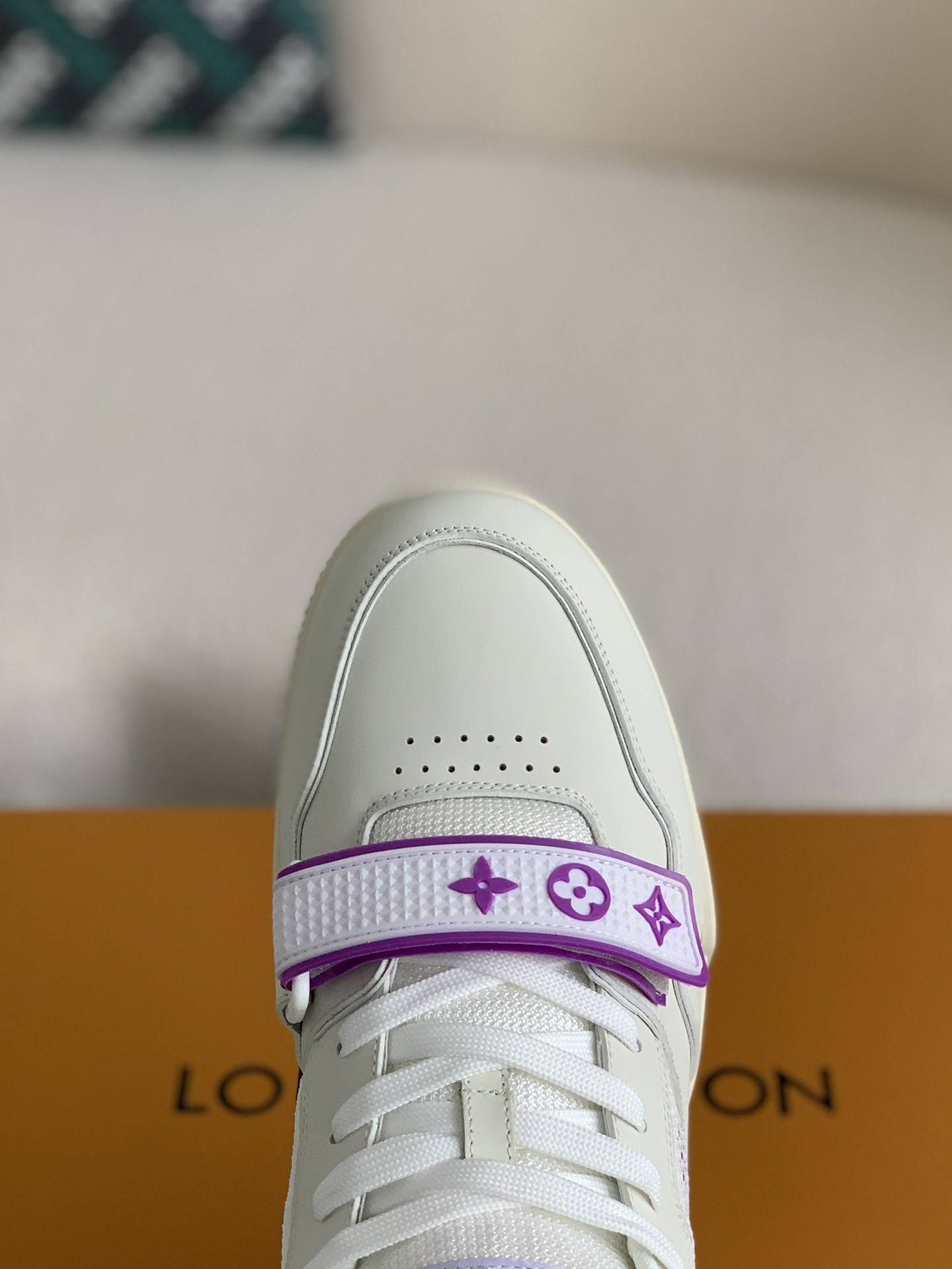 L*V TRAINER 1A98UX Sneakers Fall/Winter