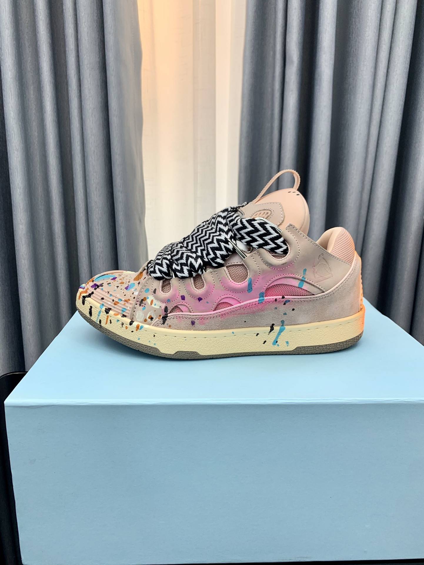 LA*N Sneaker