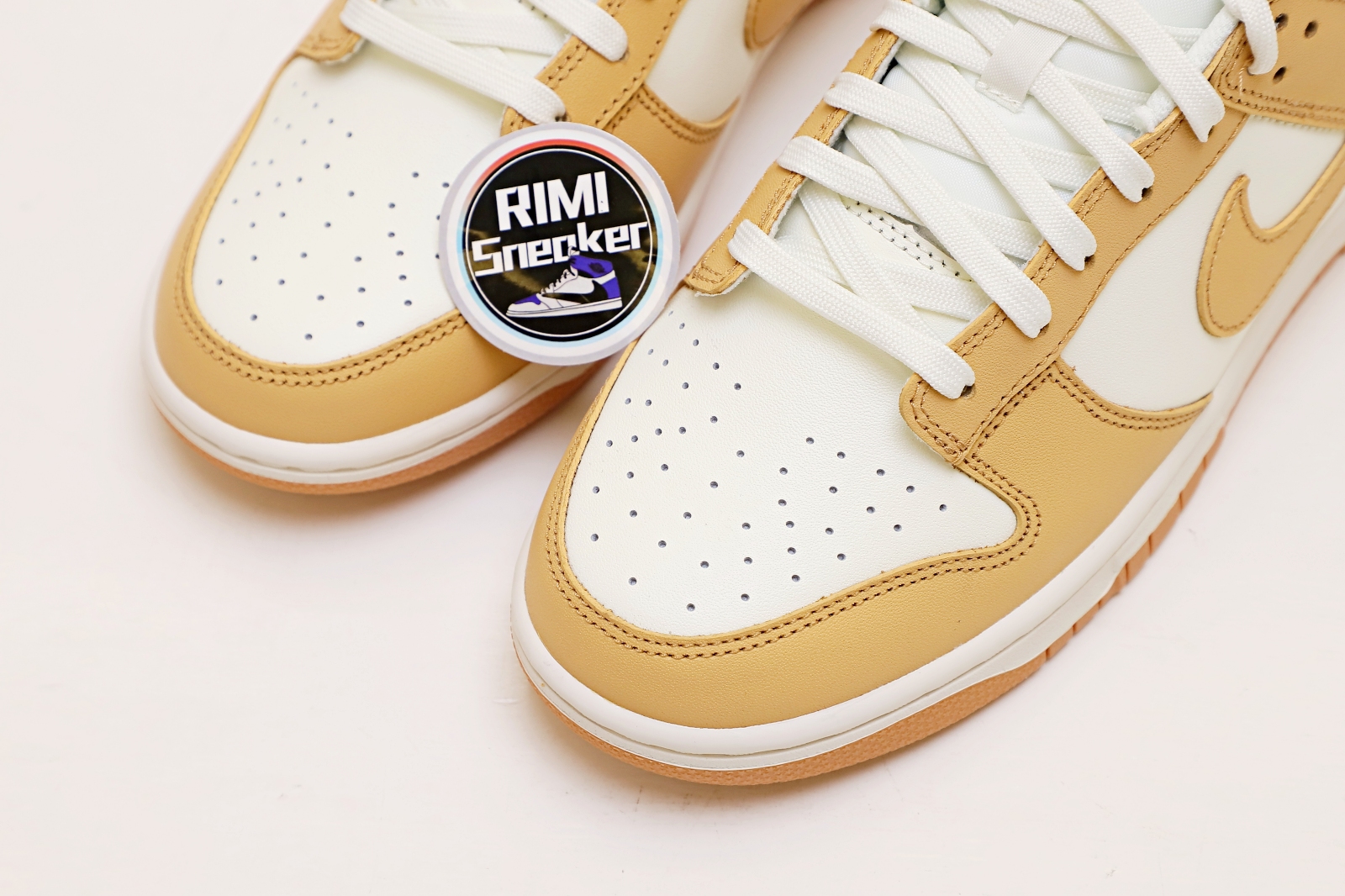 WMNS DUNK LOW
