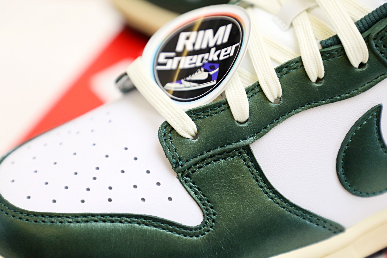 NIKE WMNS DUNK LOW