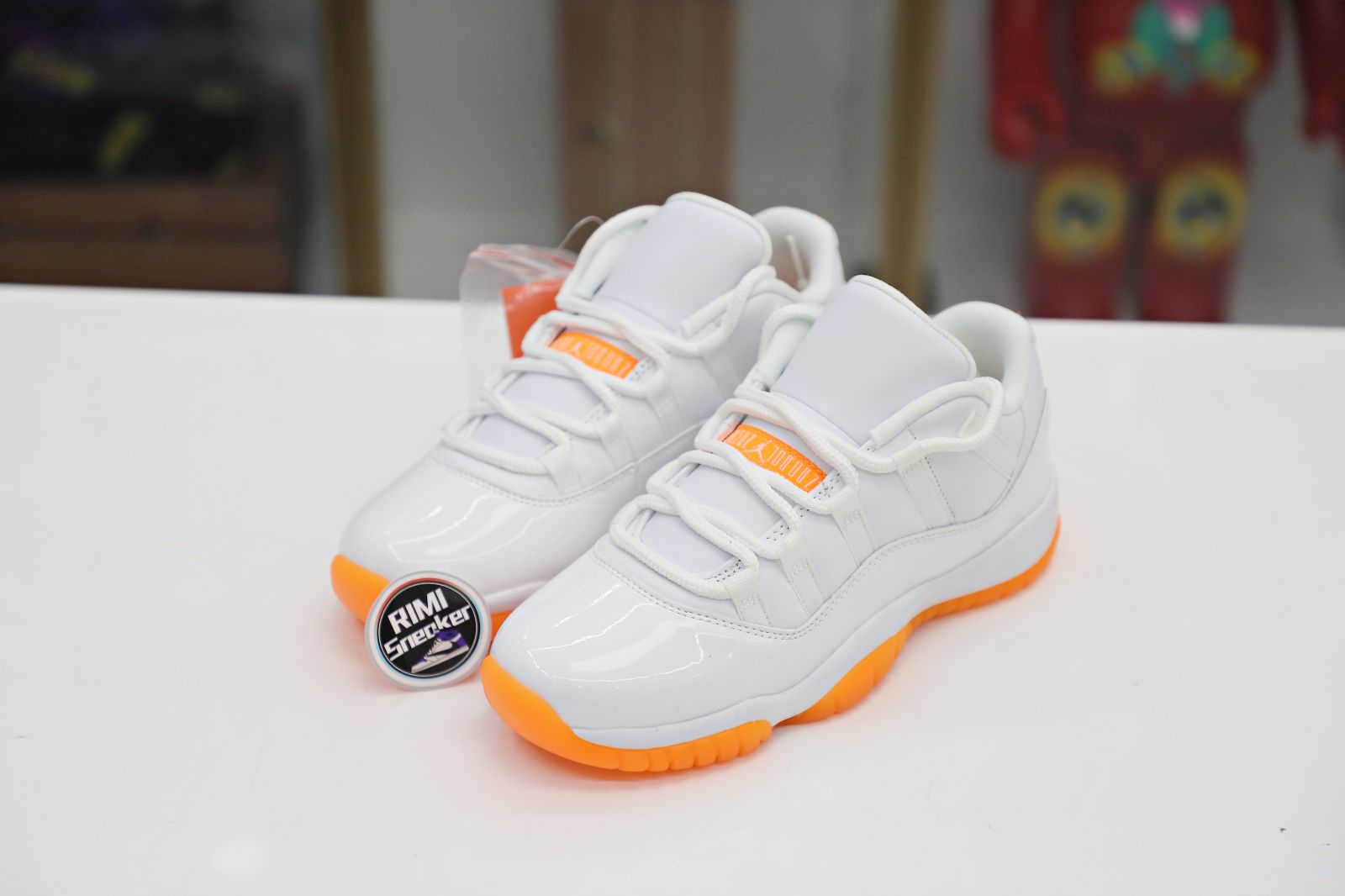WMNS AIR JORDAN 11 RETRO LOW