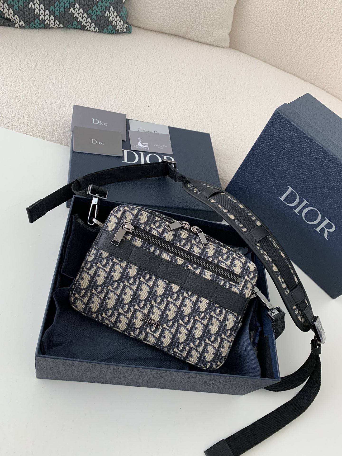 D*OR Men''s SAFARI Messenger Bag, Top Quality Size: 22 * 15 * 6cm