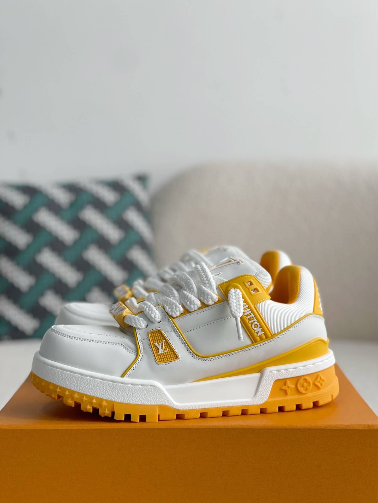 L*V TRAINER MAXI SNEAKERS