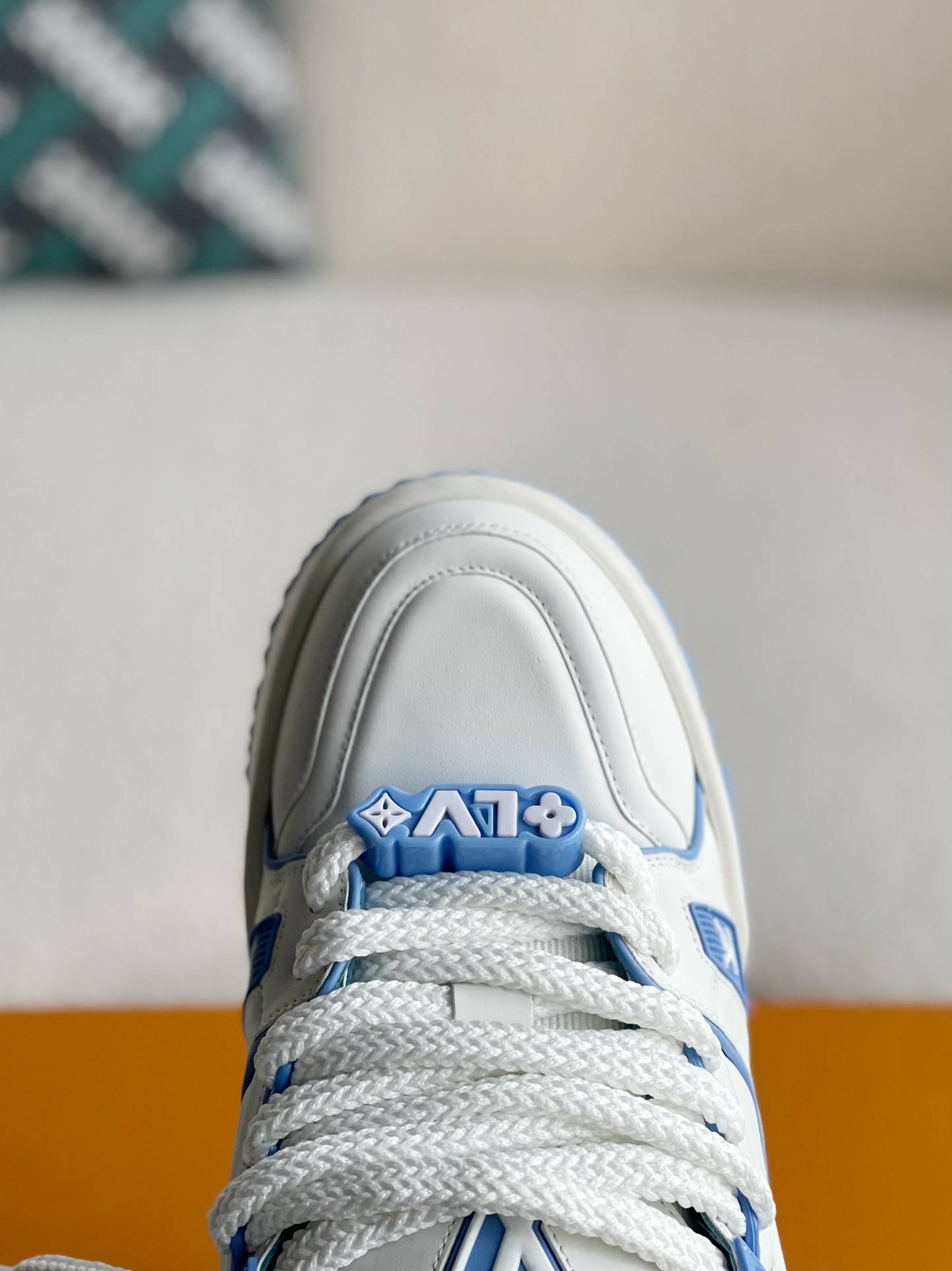 L*V TRAINER MAXI SNEAKERS