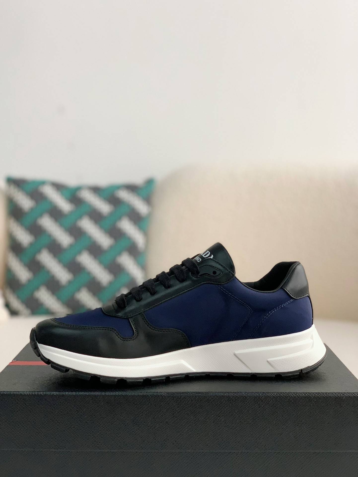 P*DA Sneakers