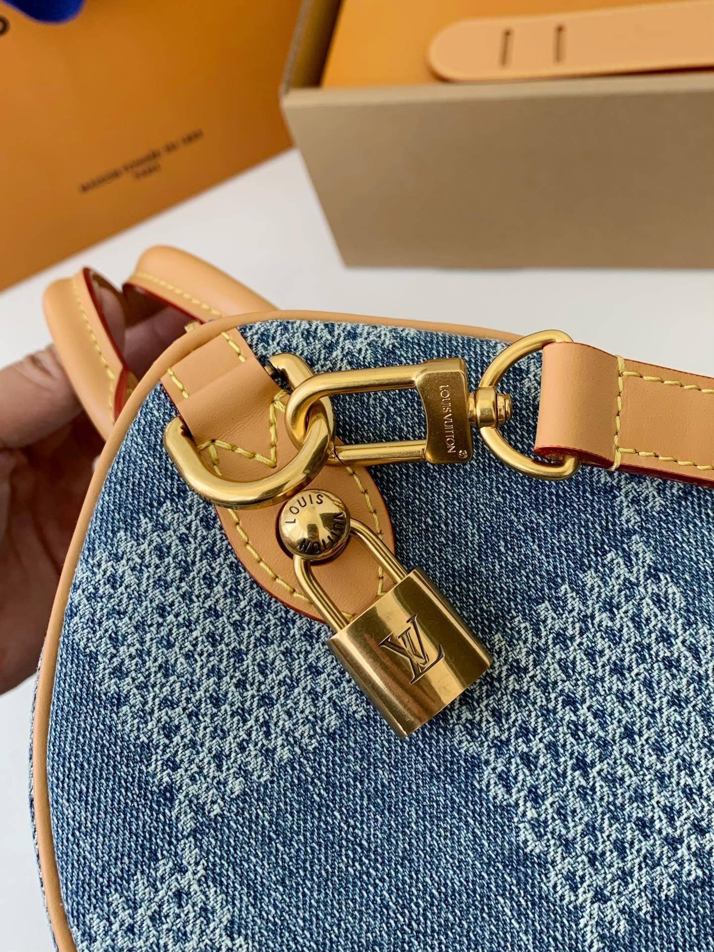 L*V The new SPEEDY 25bandouli ère tannin denim handbag  N40700  Size：25*15*15cm