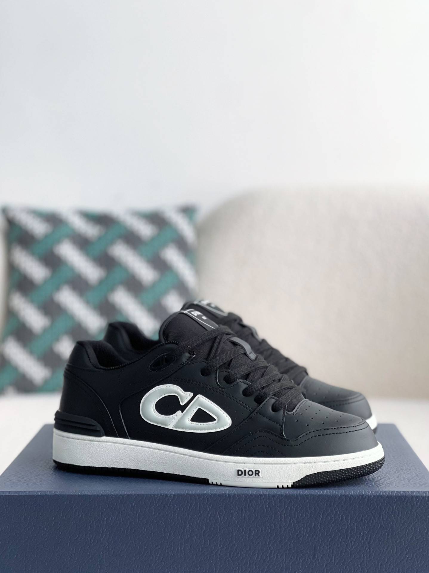 D*OR B57 Sneakers