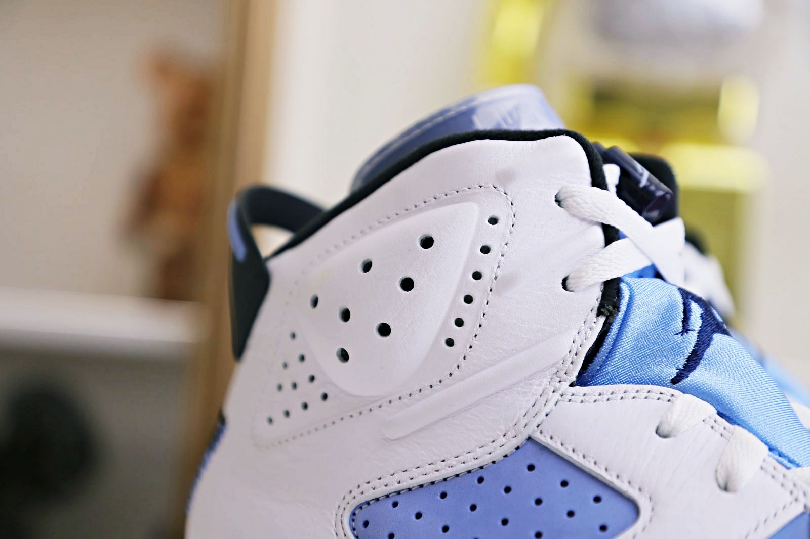 AIR JORDAN 6 RETRO