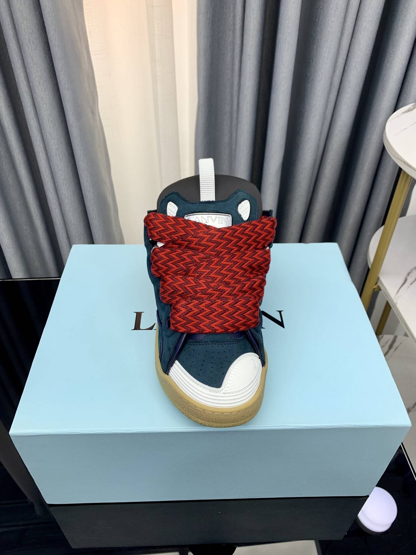 LA*N Sneaker