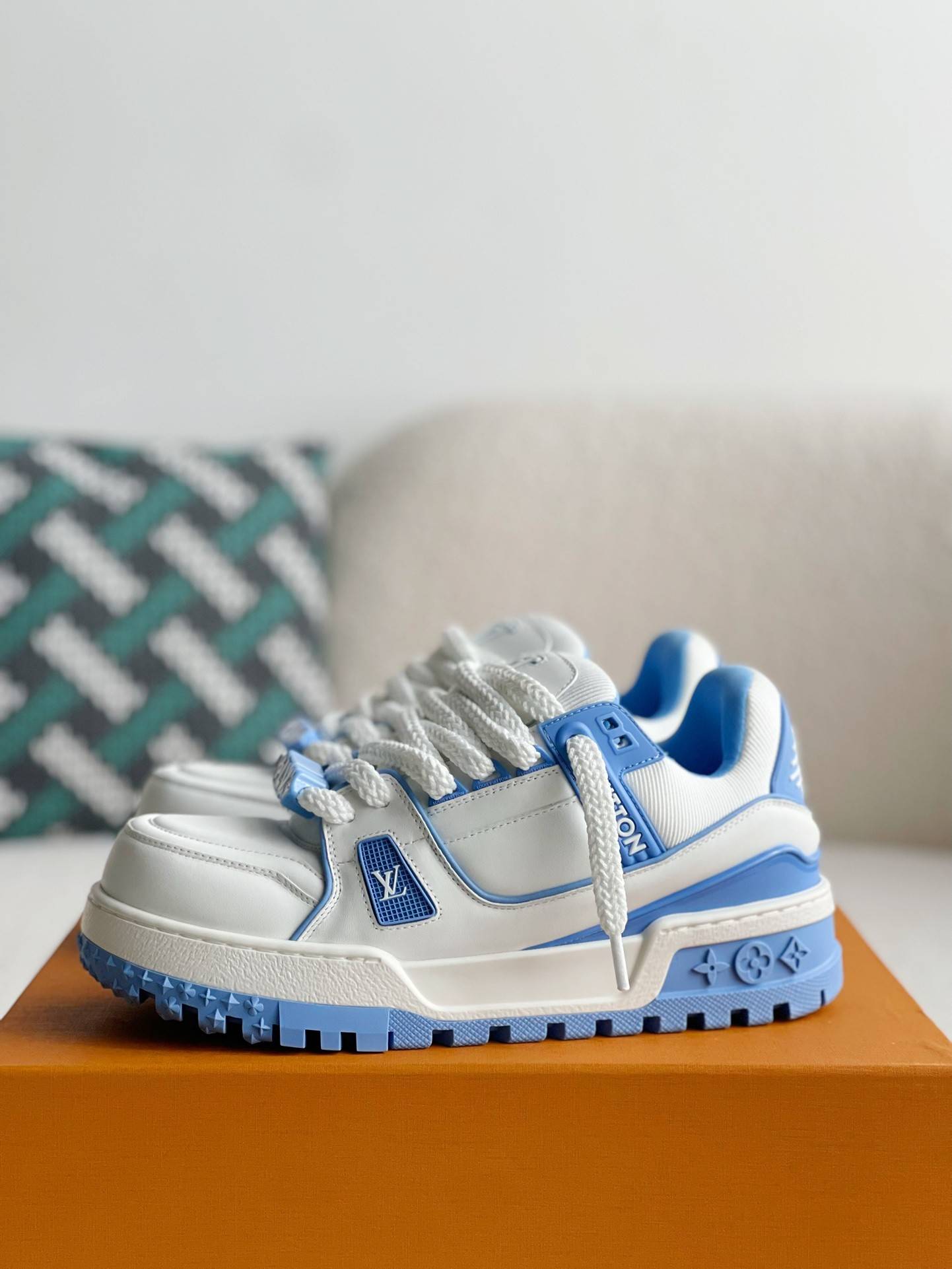 L*V TRAINER MAXI SNEAKERS