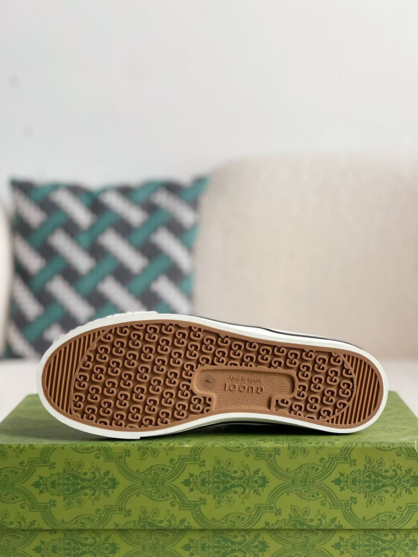 GU*IHigh-top shoes