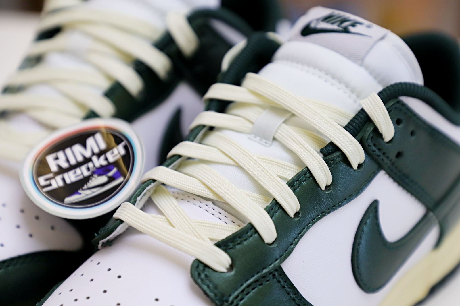 NIKE WMNS DUNK LOW