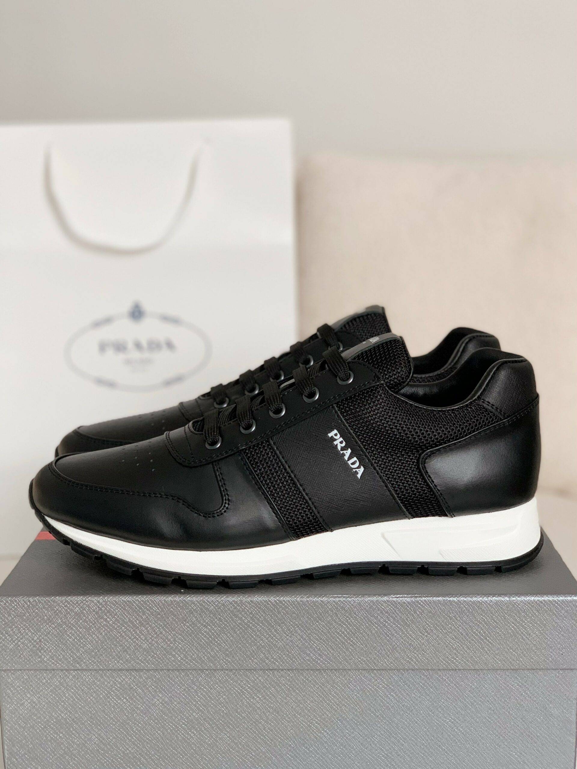 P*DA Sneakers