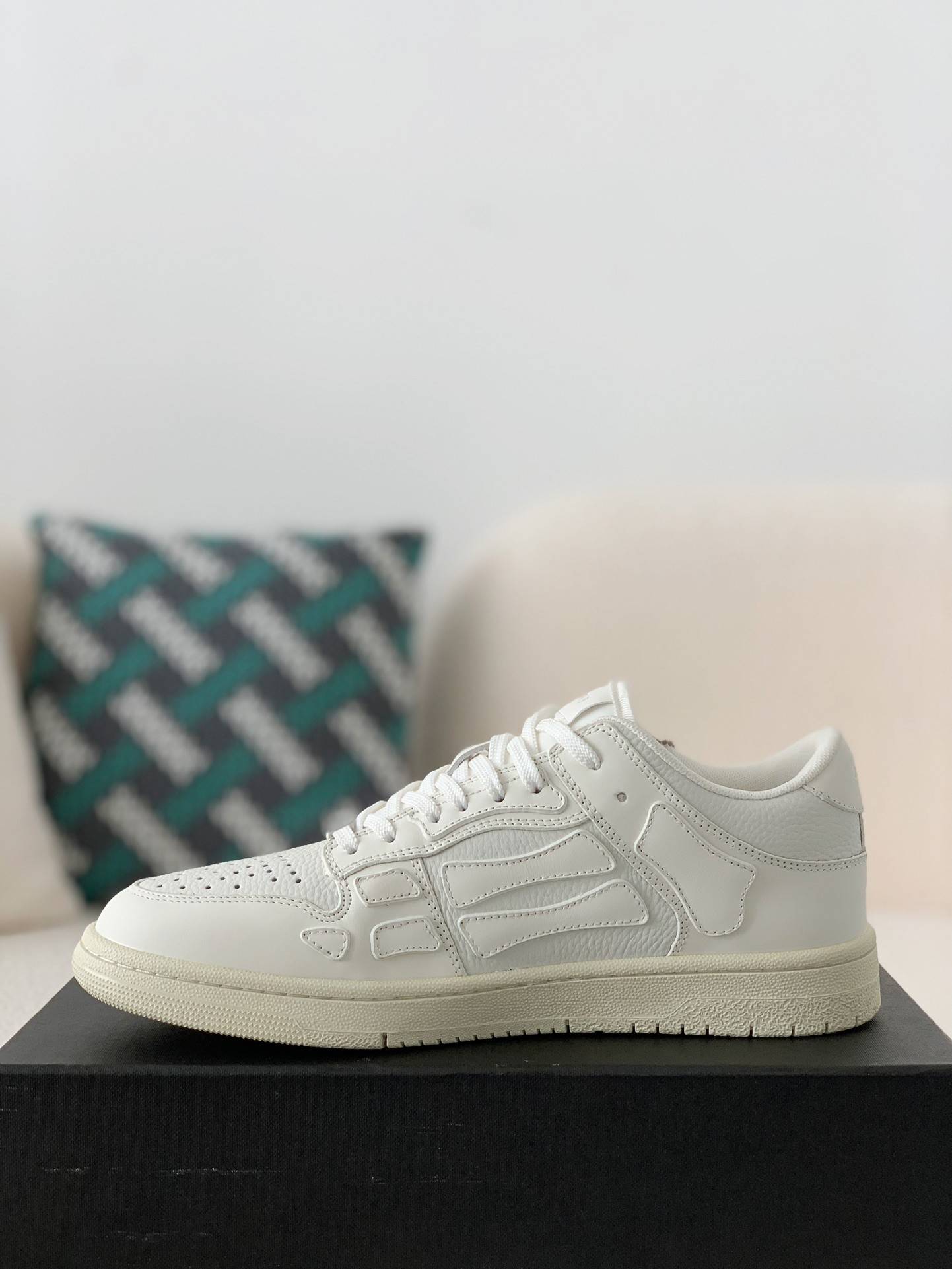 A*RI Bone Sneakers