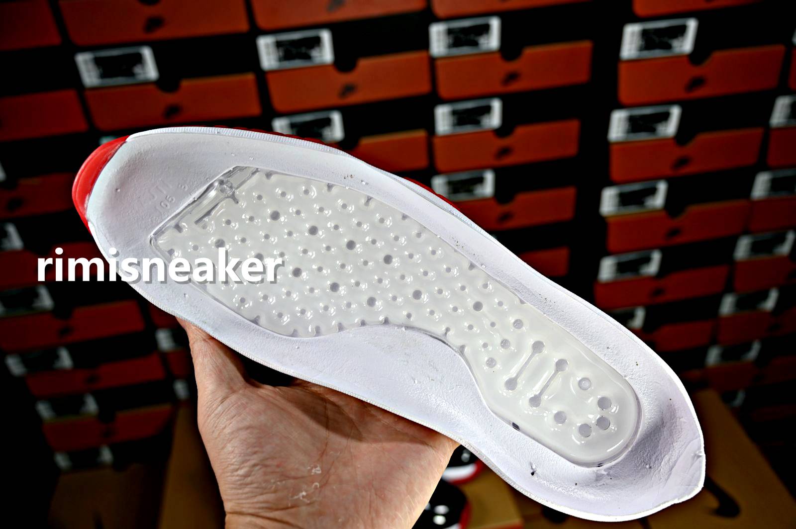 AIR JORDAN 11 RETRO