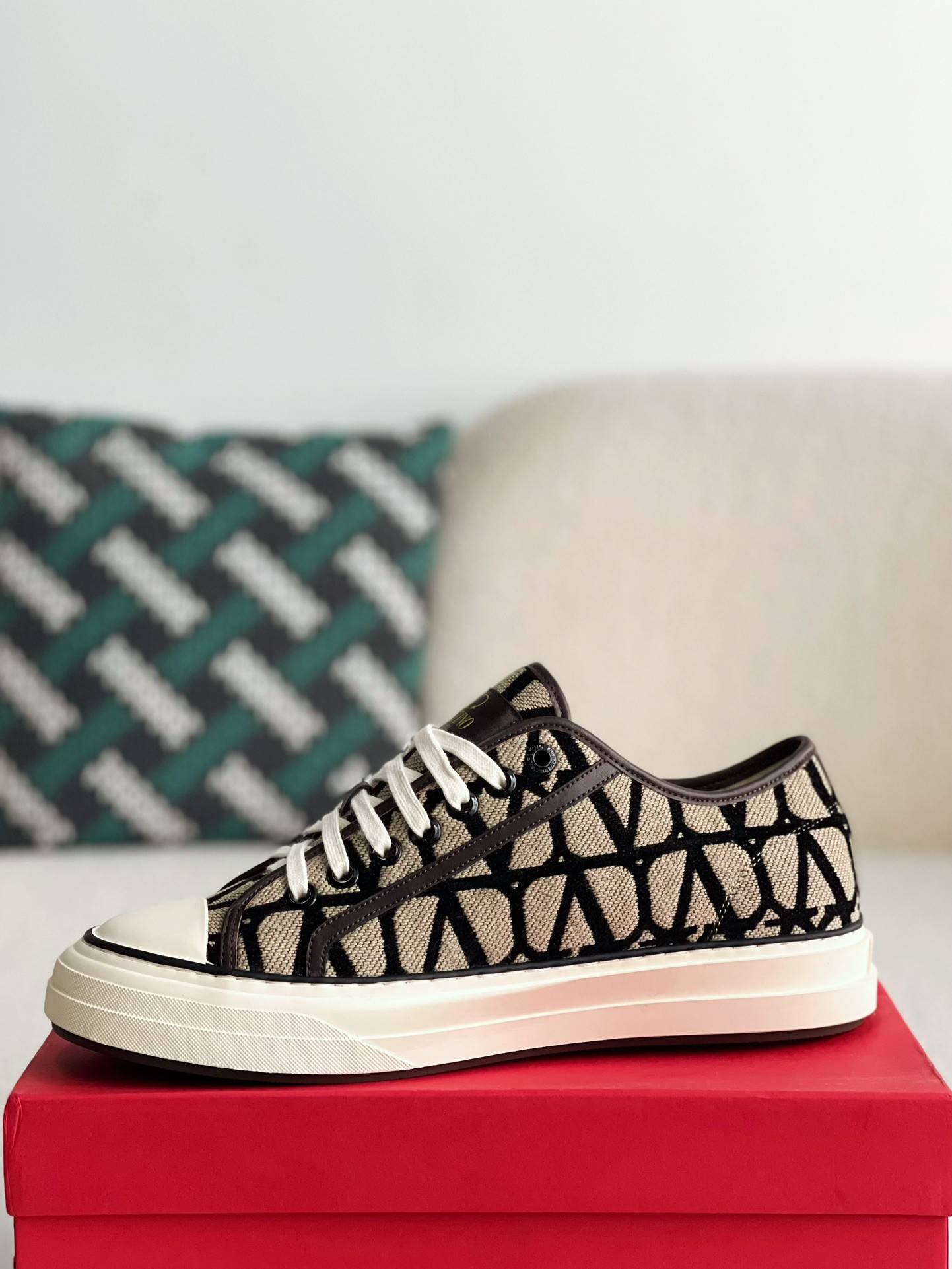 Valentino Sneakers