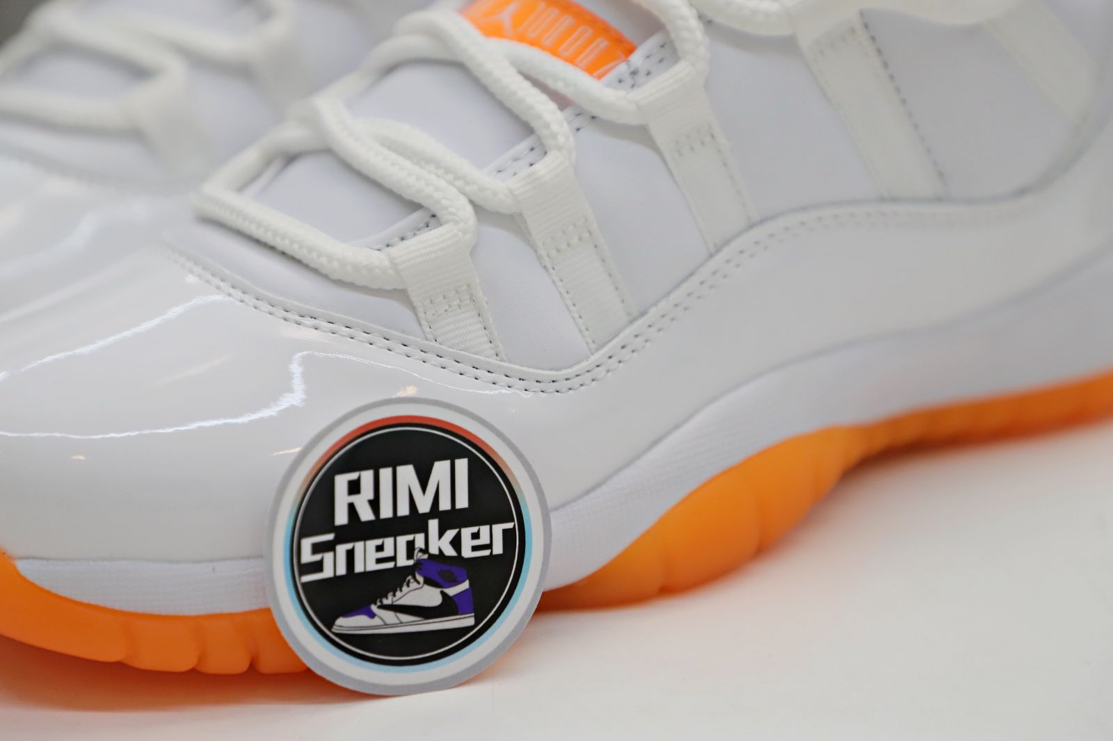 WMNS AIR JORDAN 11 RETRO LOW
