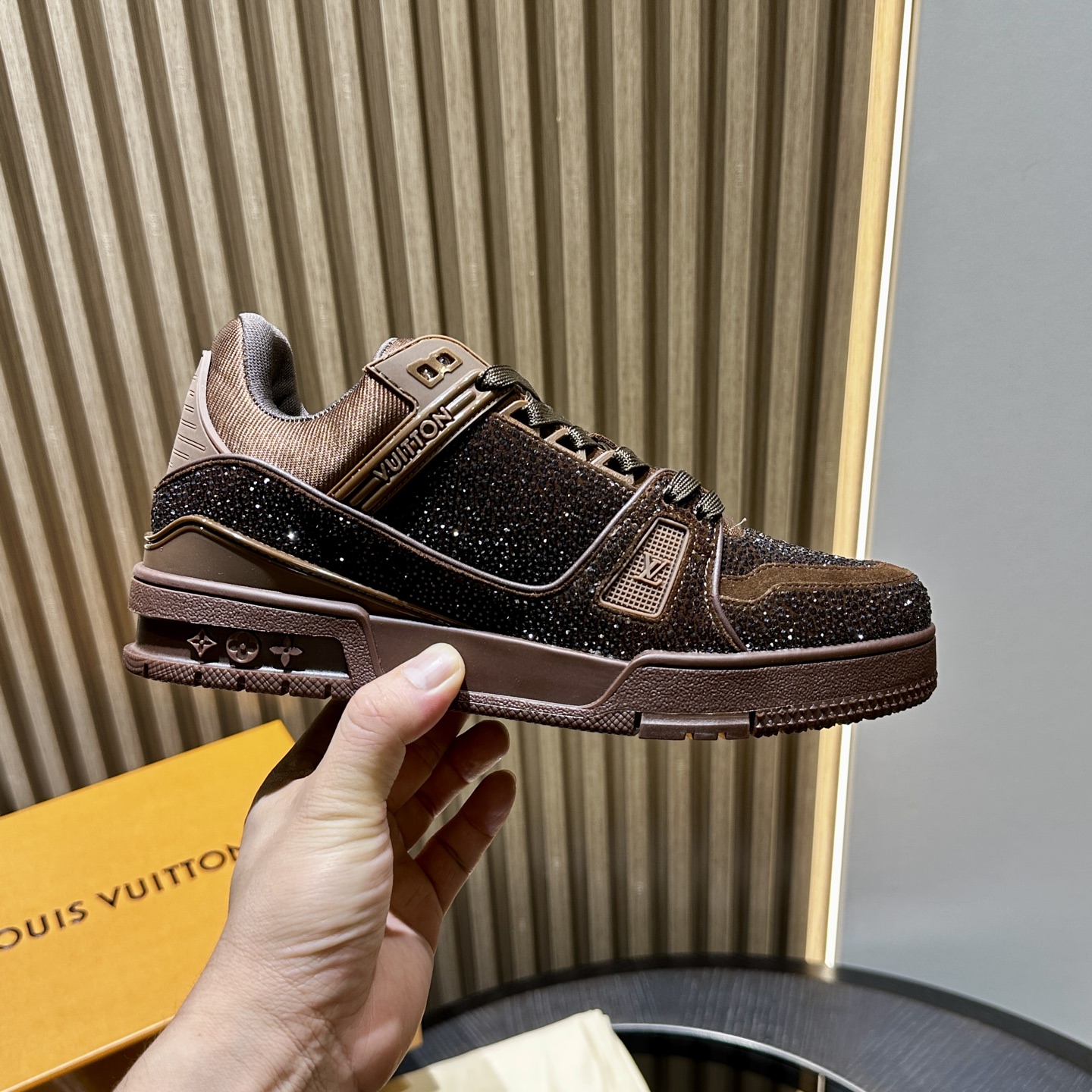 L*V TRAINER Sneakers