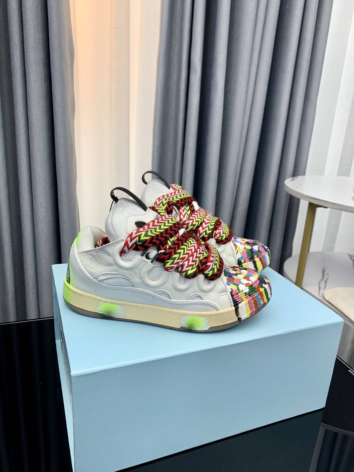 LA*N Sneaker