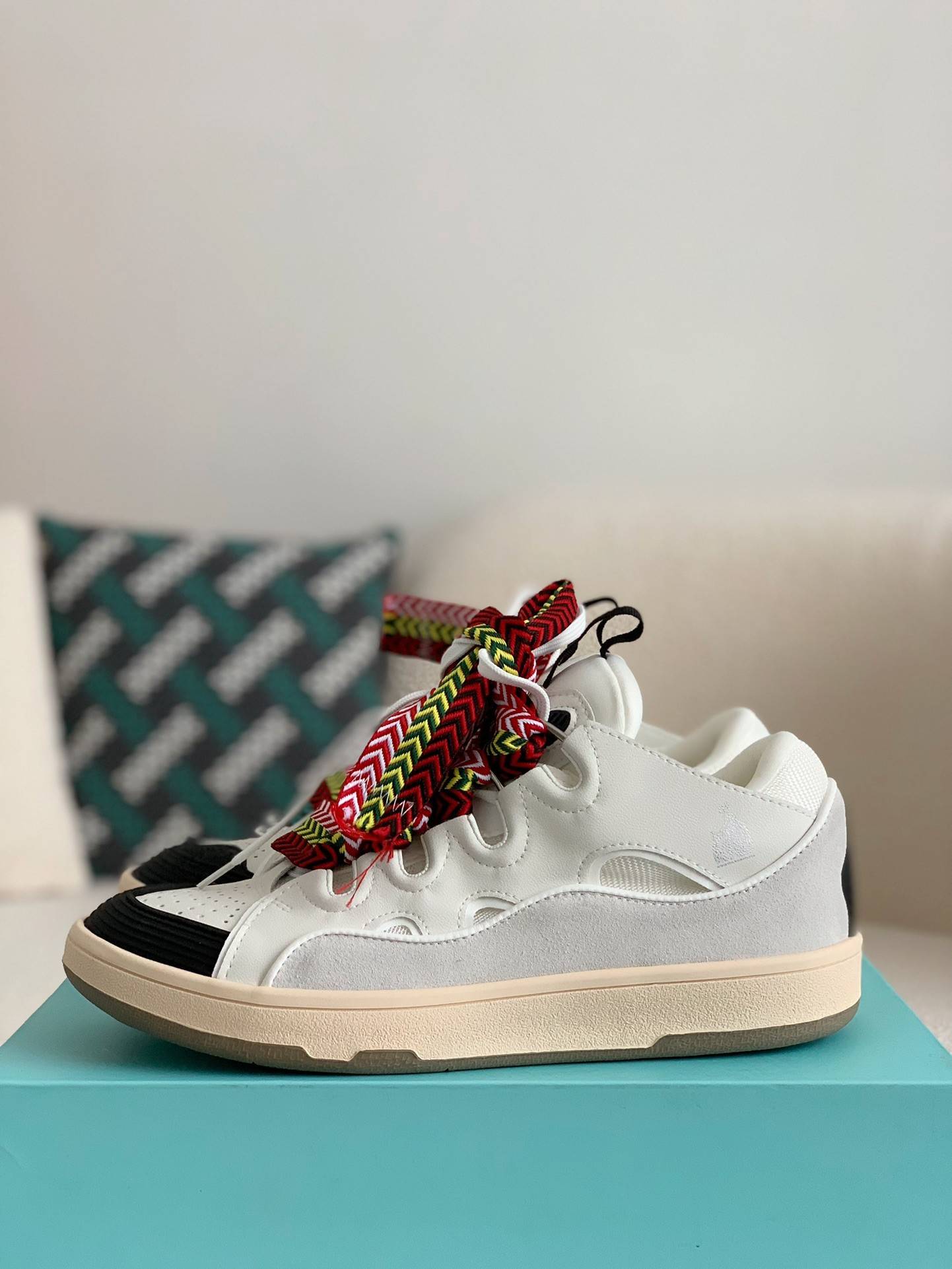 LA*N Sneaker
