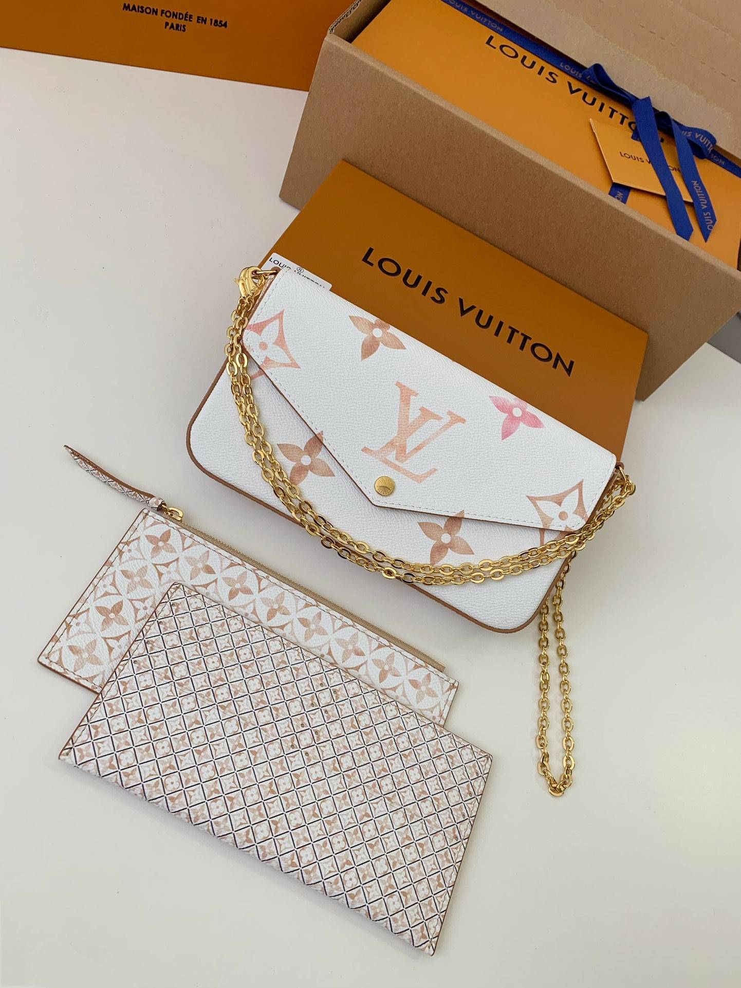 L*V 2023 New POCHETTE F é LICIE Handbag M82520, 21 * 12 * 3cm