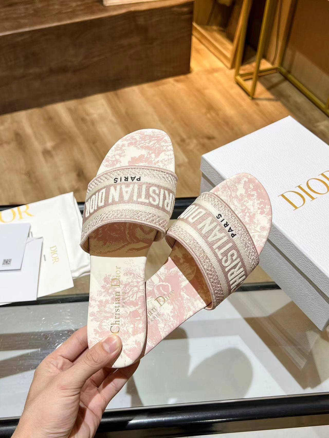 D*OR slippers