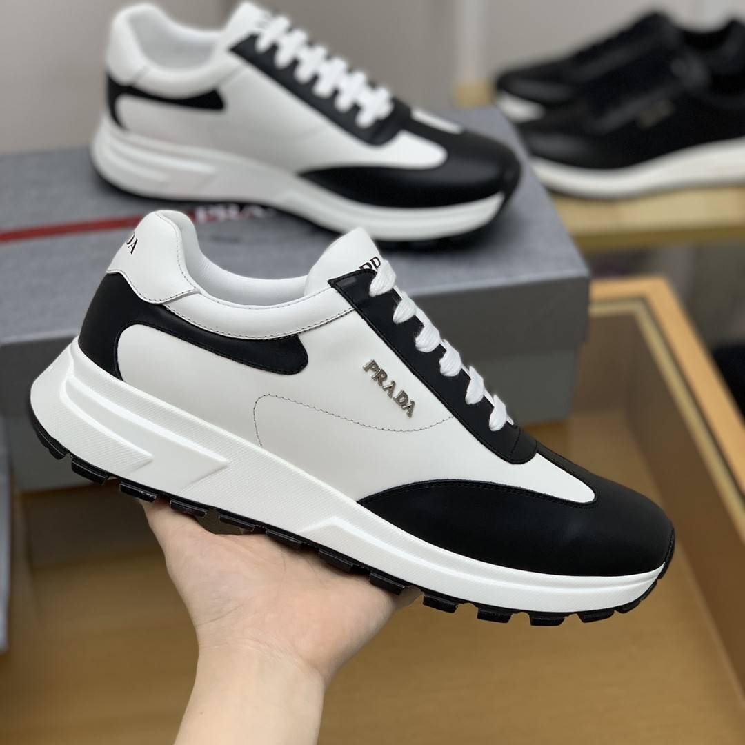 P*DA Sneakers