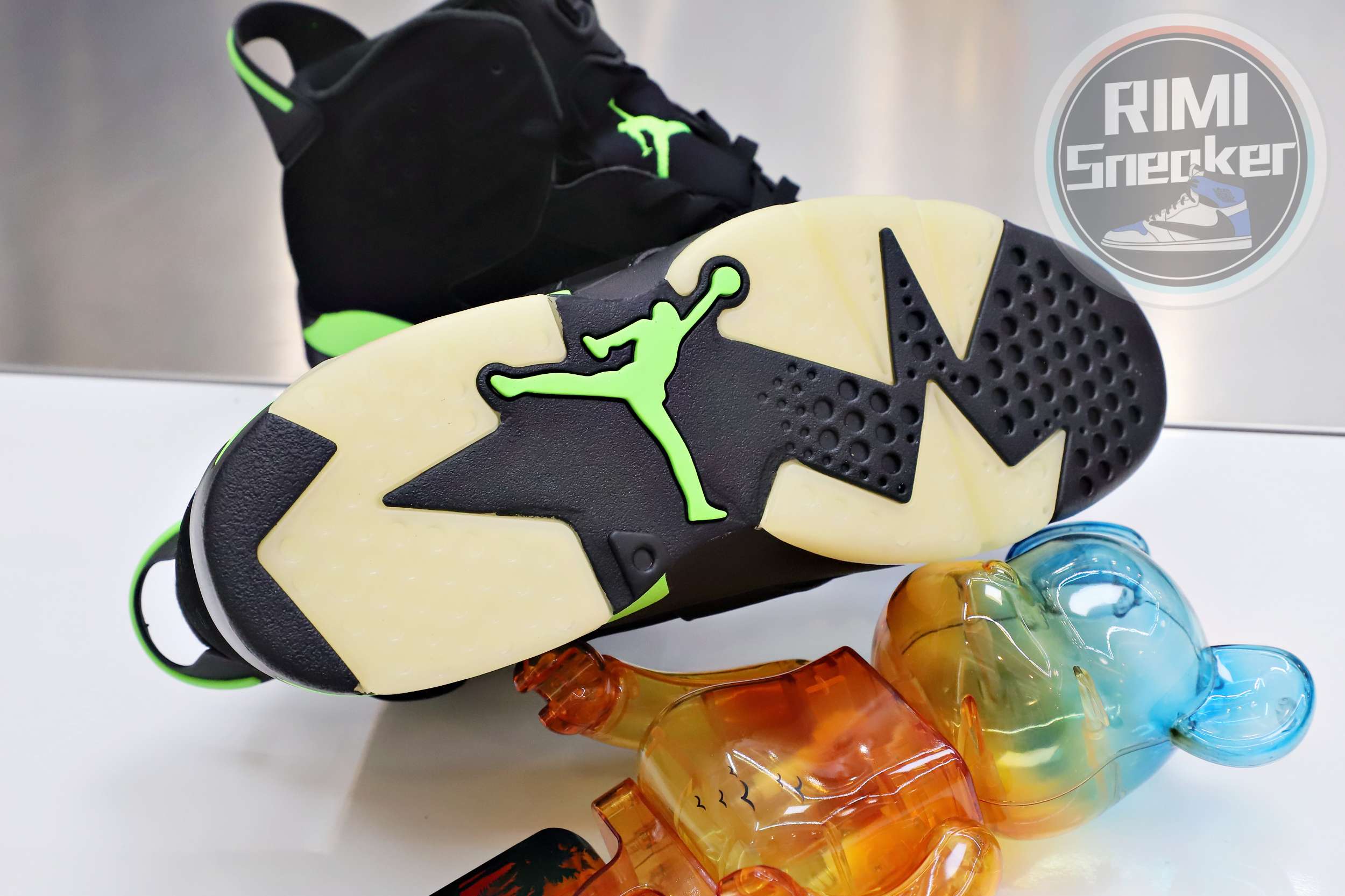 AIR JORDAN 6 RETRO