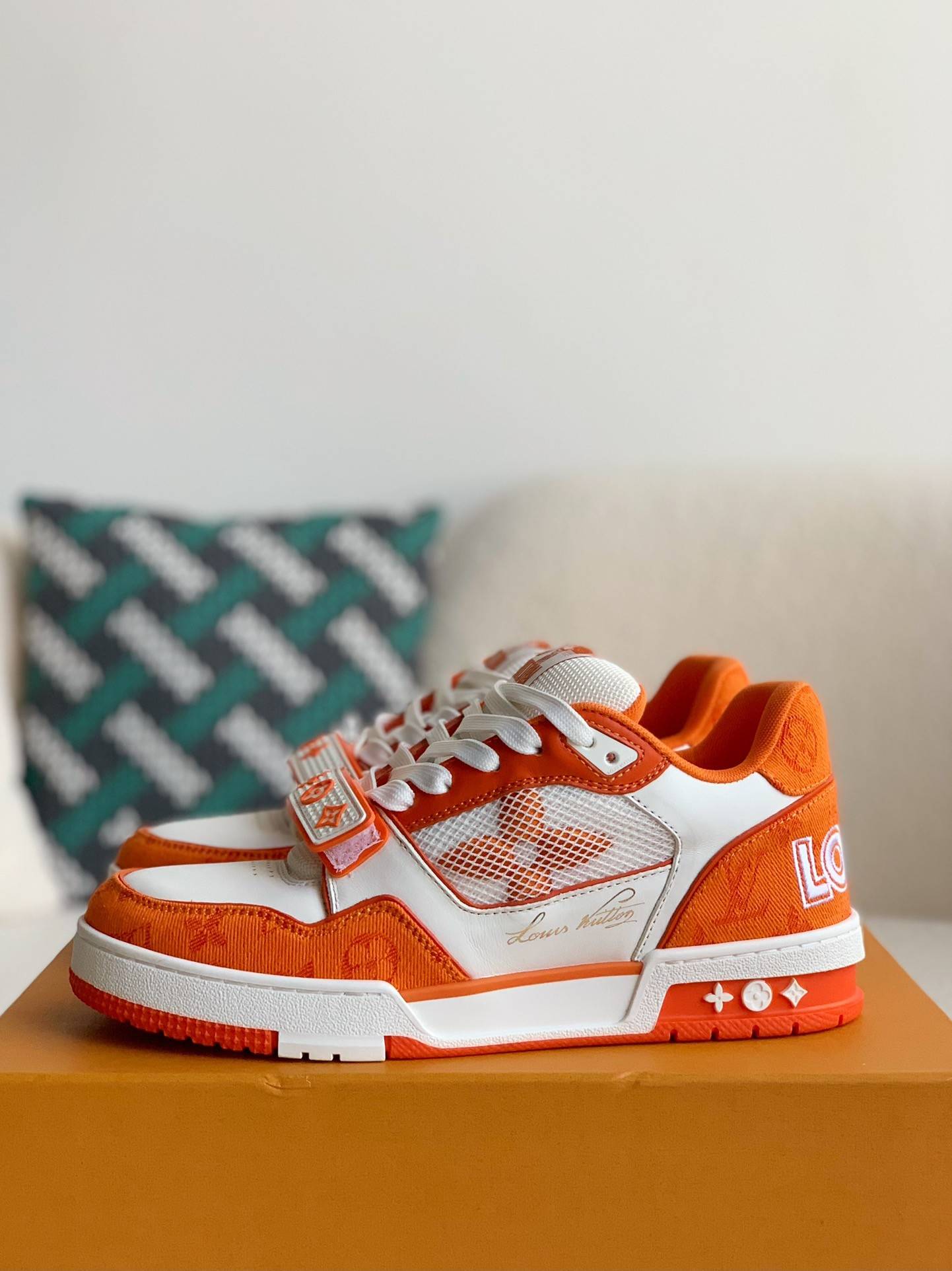 L*V Trainer Sneakers Top quality