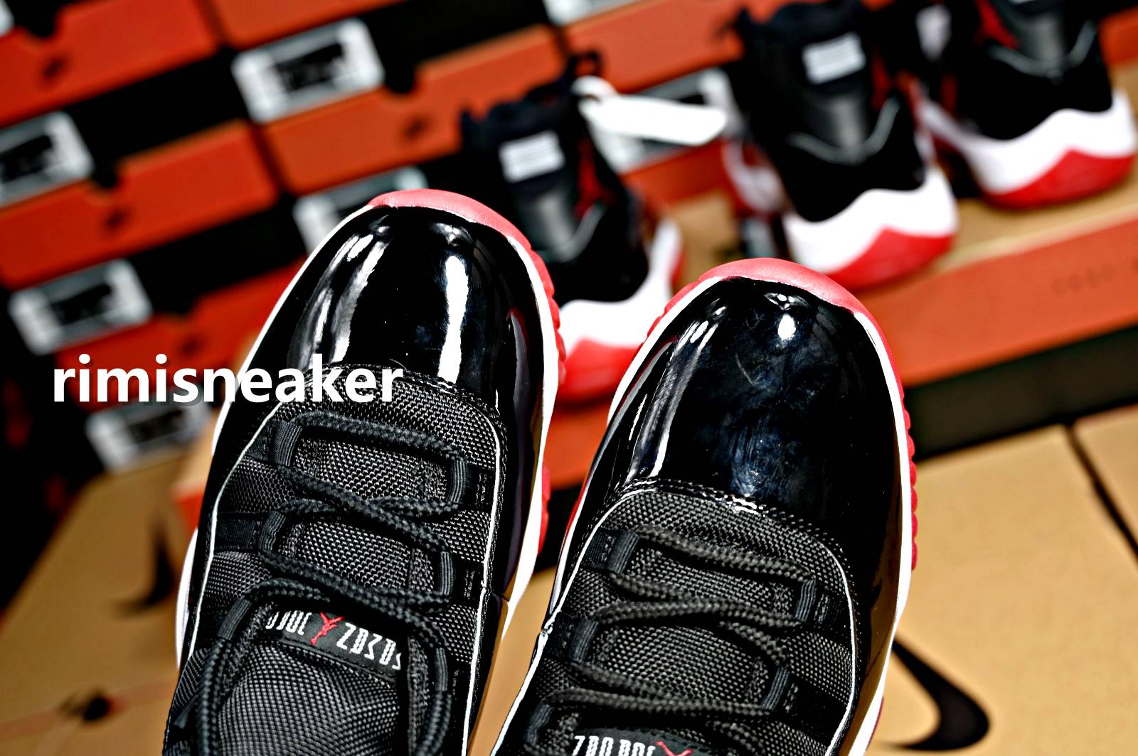 AIR JORDAN 11 RETRO