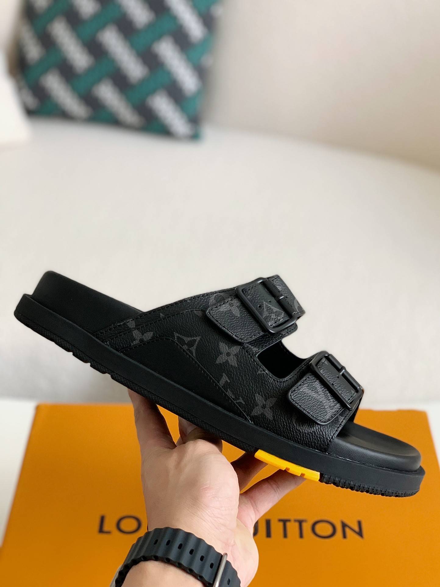 L*V MIAMI MULE_