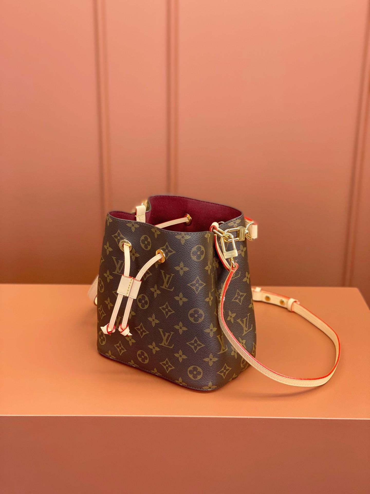 L*V NEONOE BB bucket M46319 size:20*20*13cm