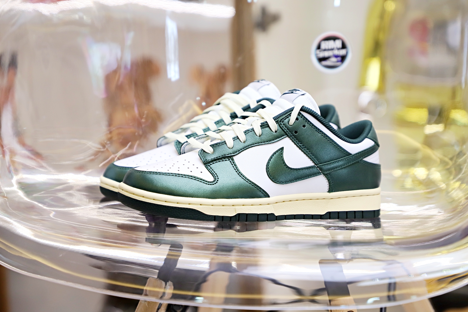 NIKE WMNS DUNK LOW
