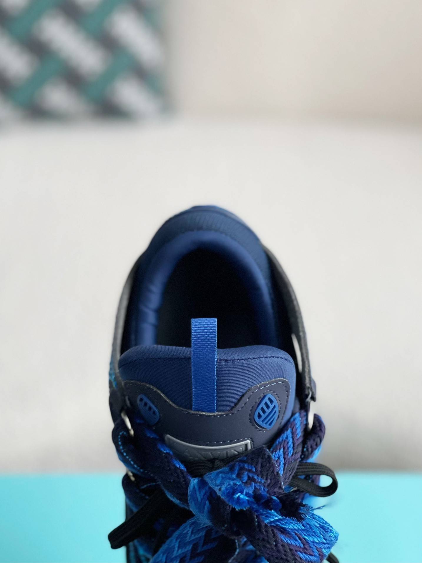 LA*N Sneaker