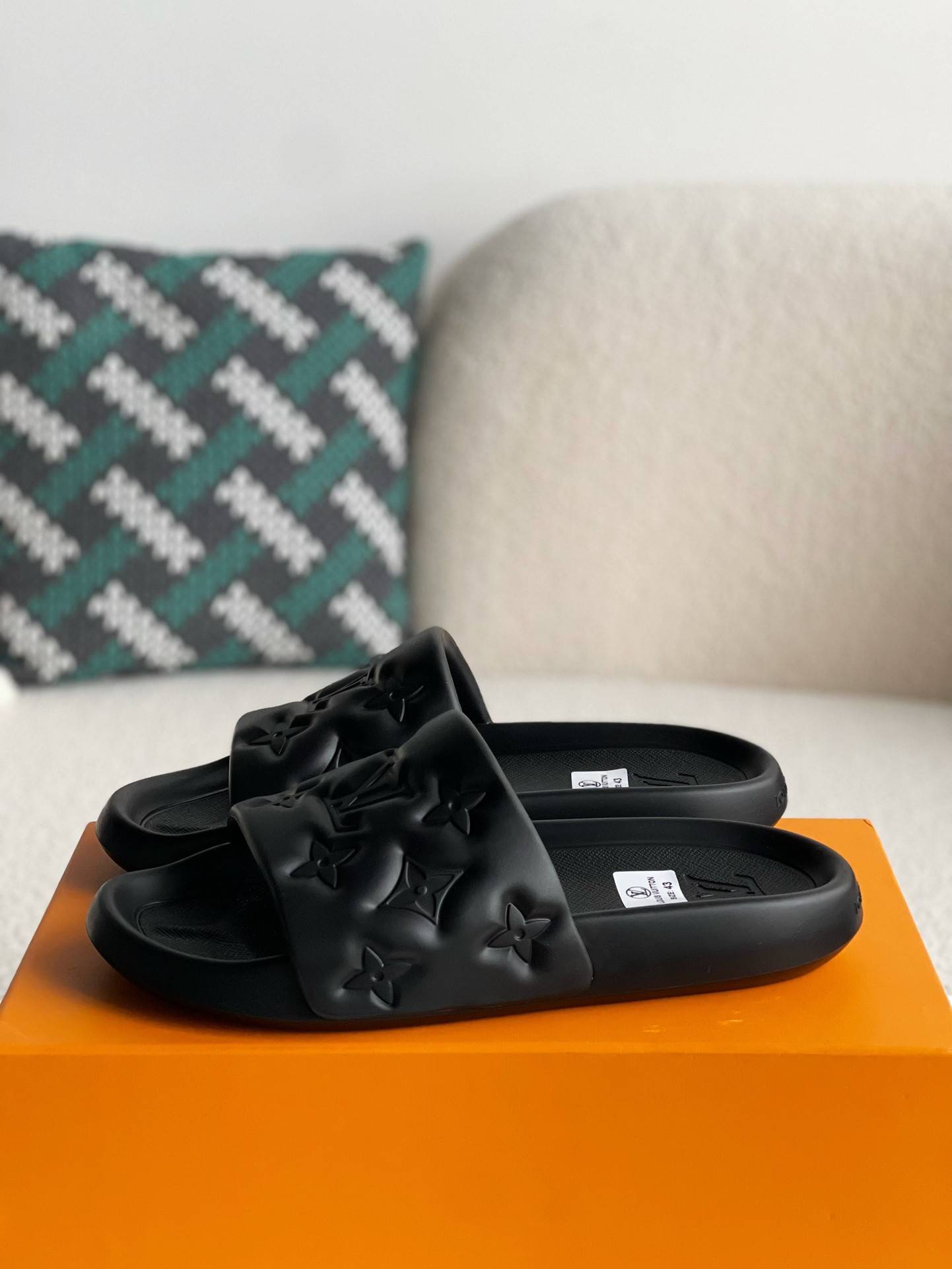 L*V WOMEN''S SLIPPERS