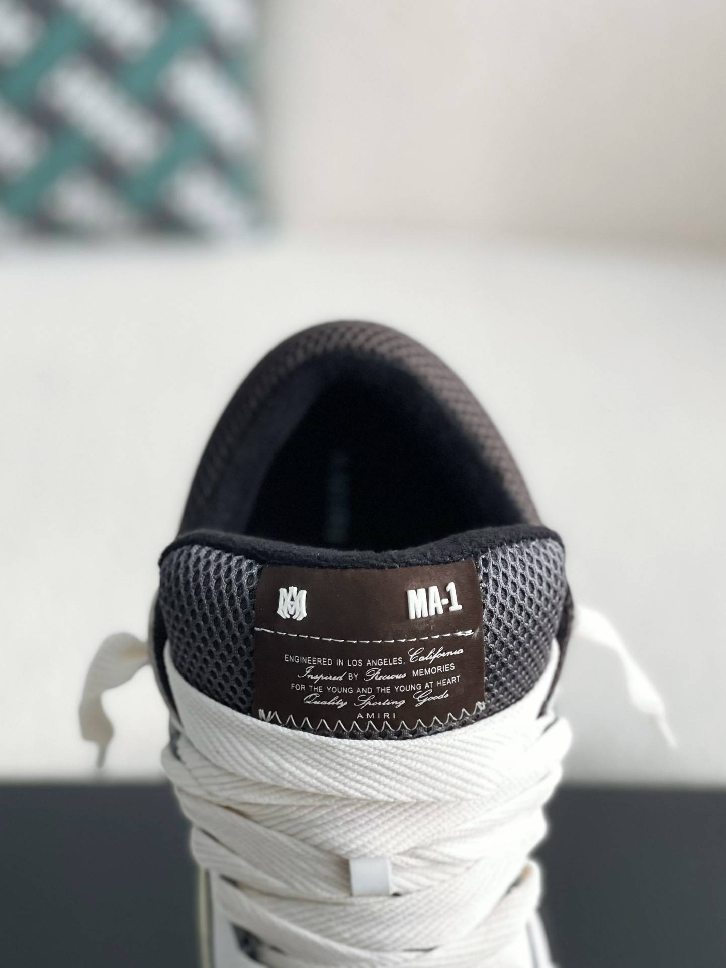 A*RI sneaker
