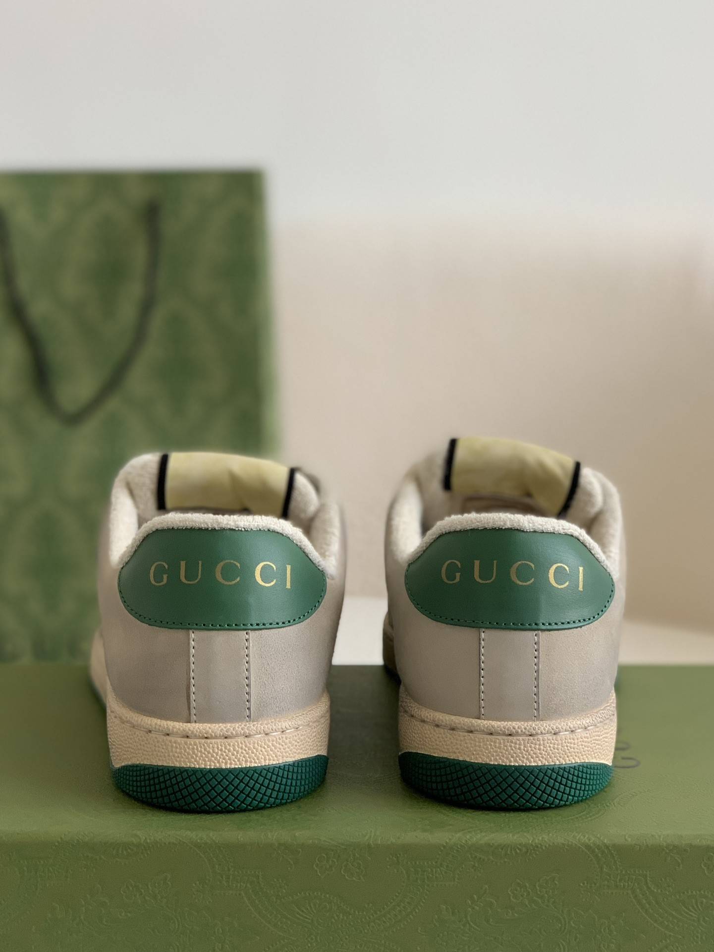 GU*IDirty shoes