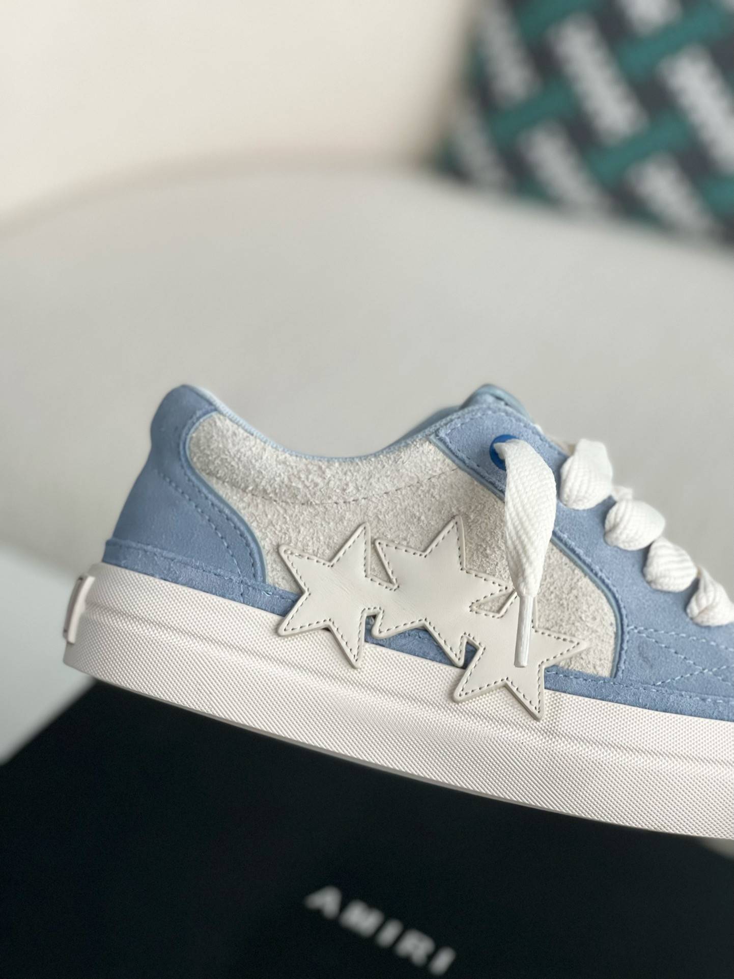 A*RI Sneakers