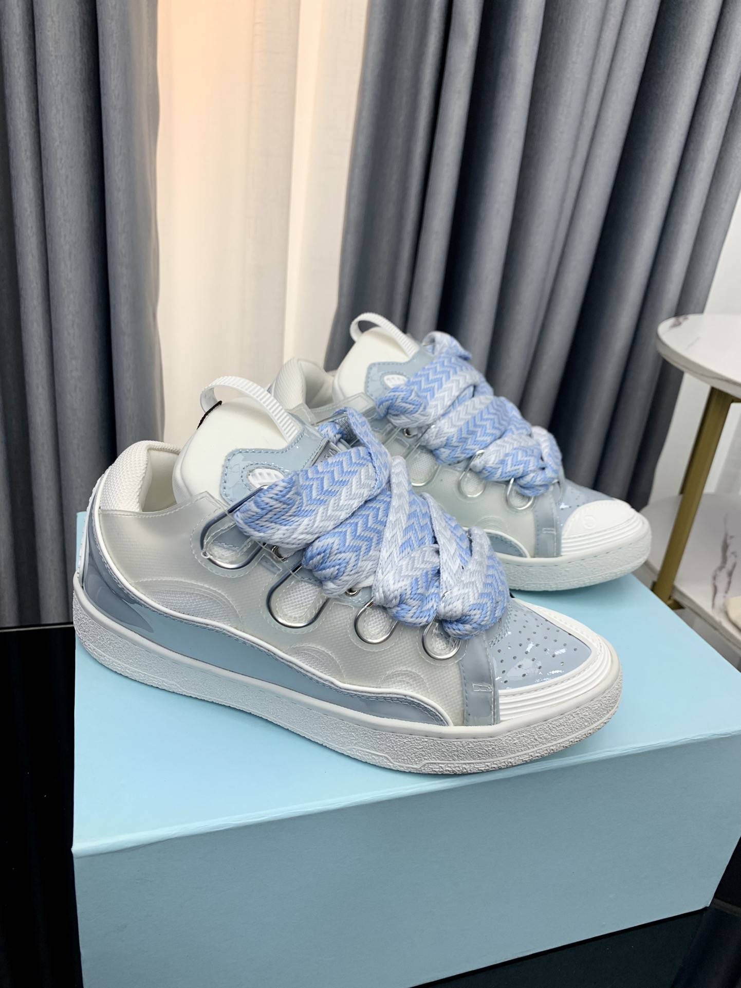 LA*N Sneaker