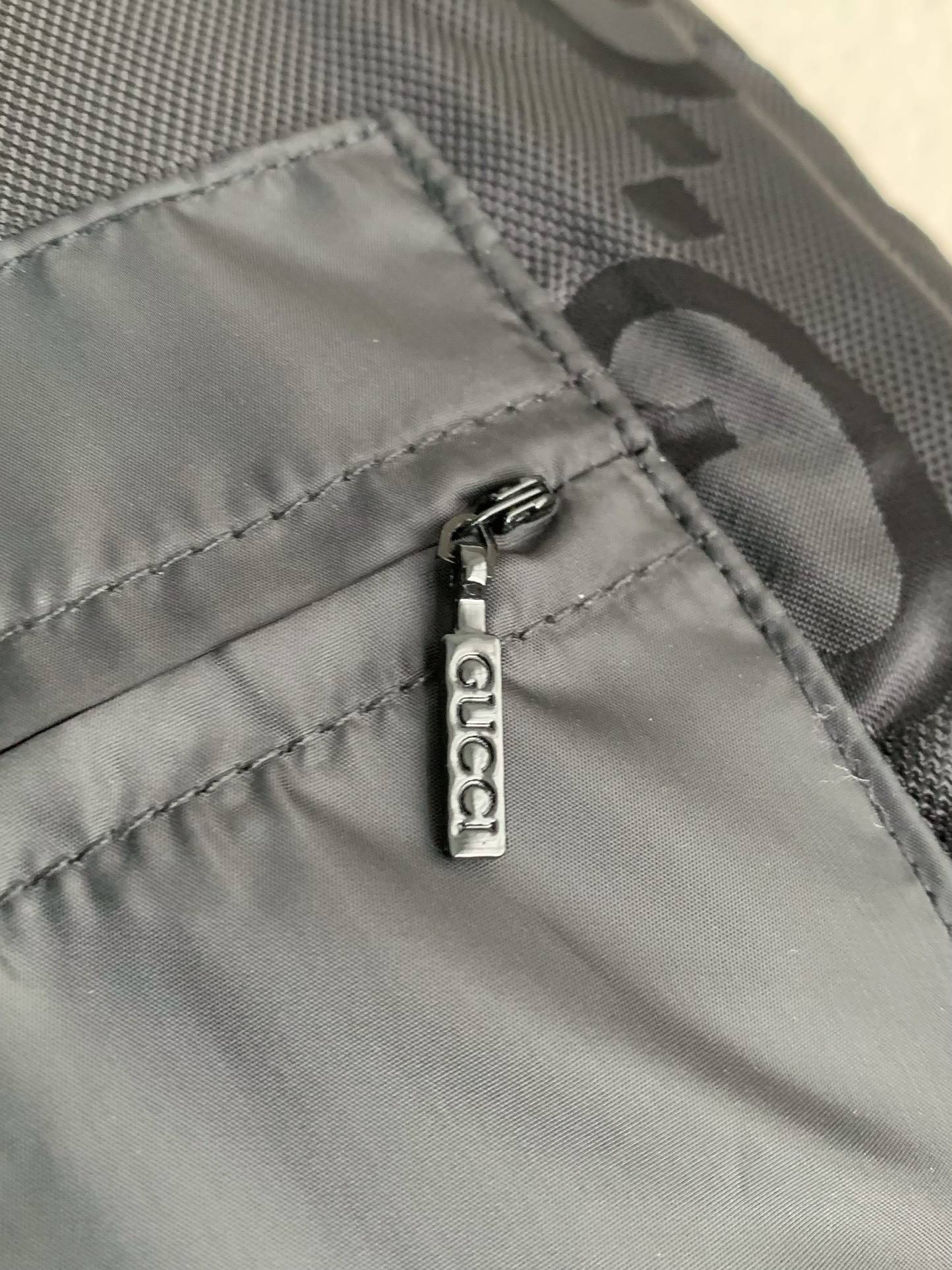 G*u*i boys down jacket