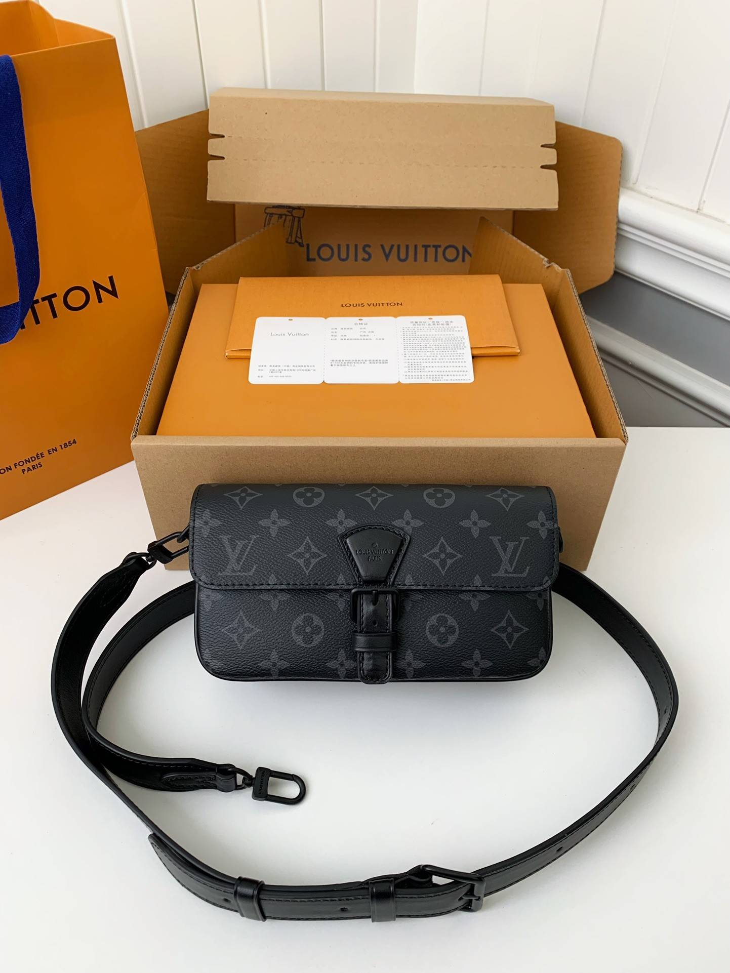 L*V New season Montsouris Mini Bag M83567  Size：22*12*6cm
