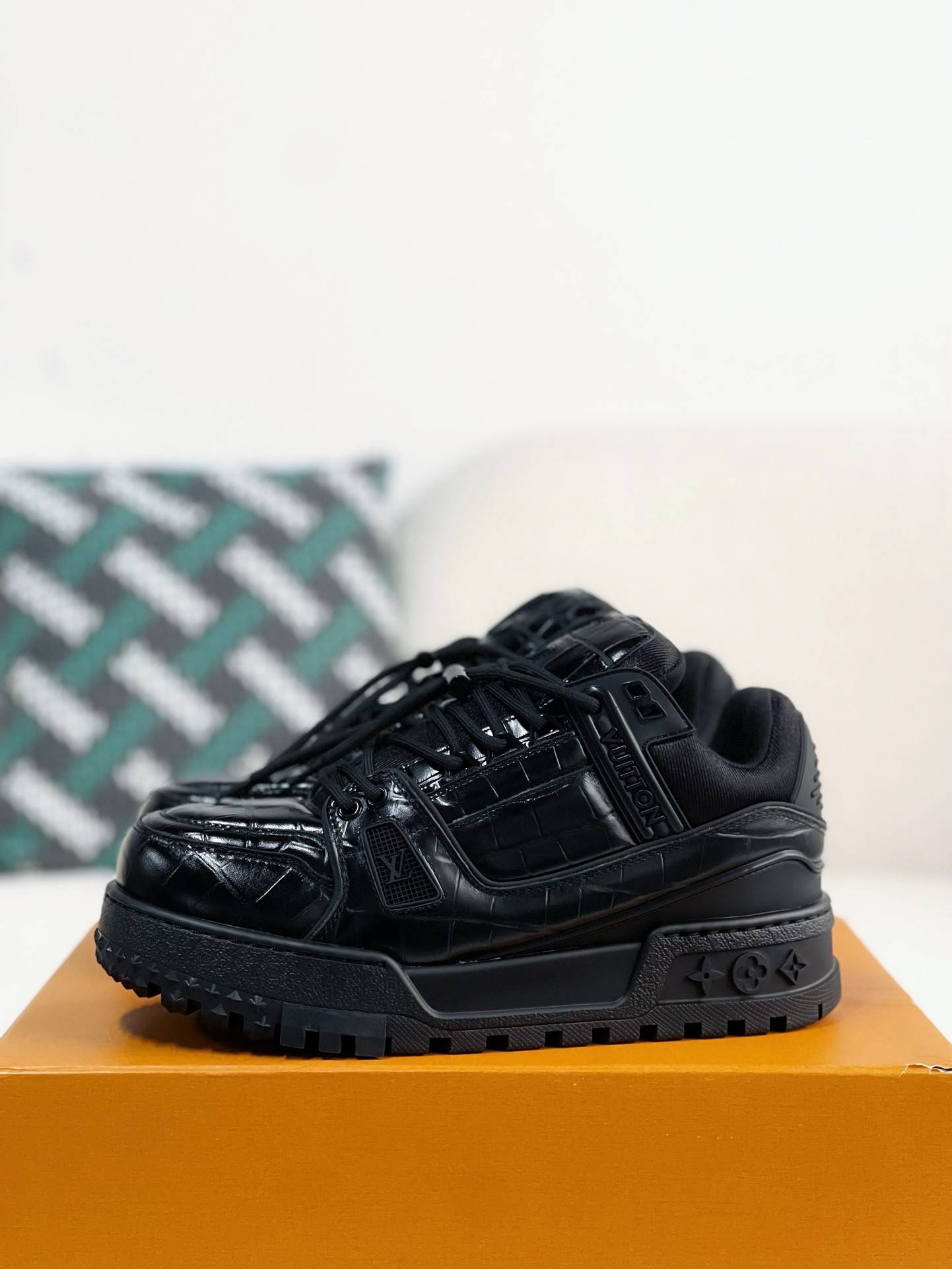 L*V TRAINER MAXI SNEAKERS