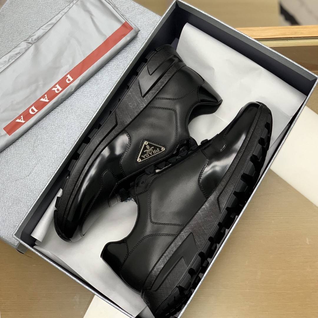 P*DA Sneakers