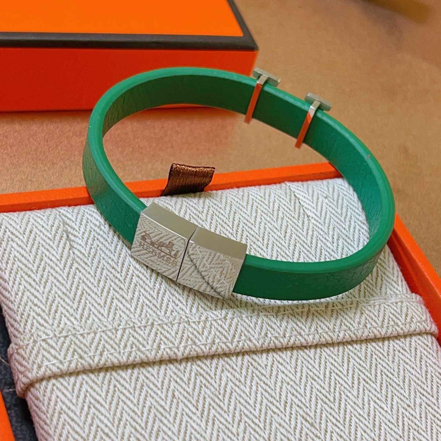 Hermès leather strap pure handmade leather material series 18k gold bracelet