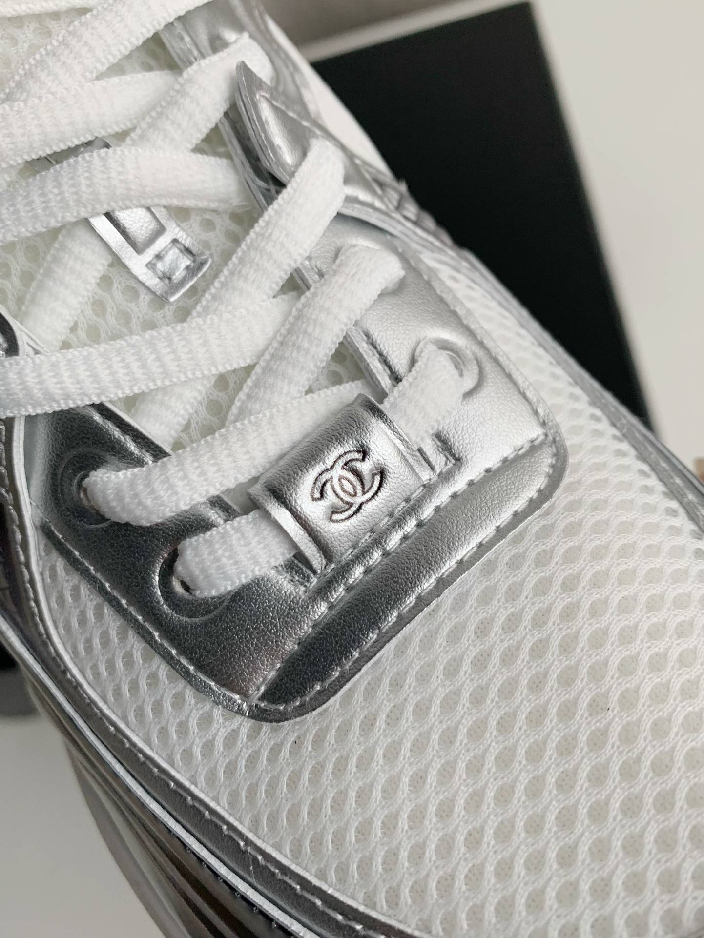 CH*EL Sneakers