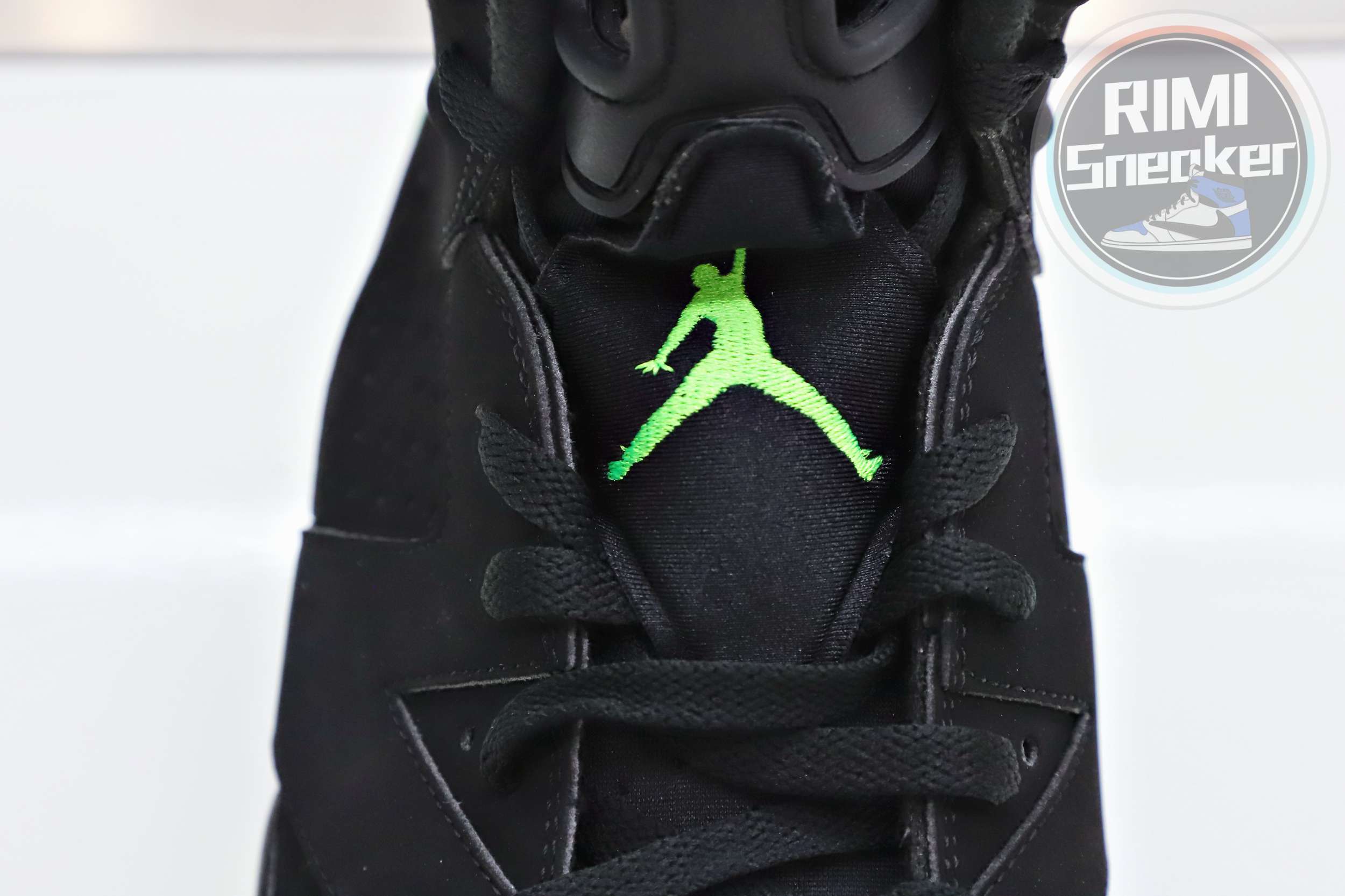 AIR JORDAN 6 RETRO