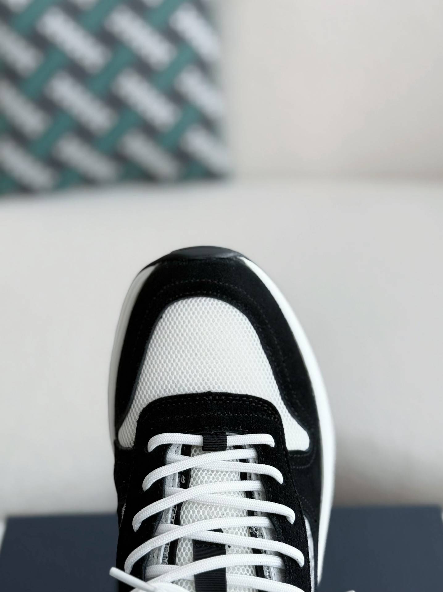 D*OR B25 Sneakers